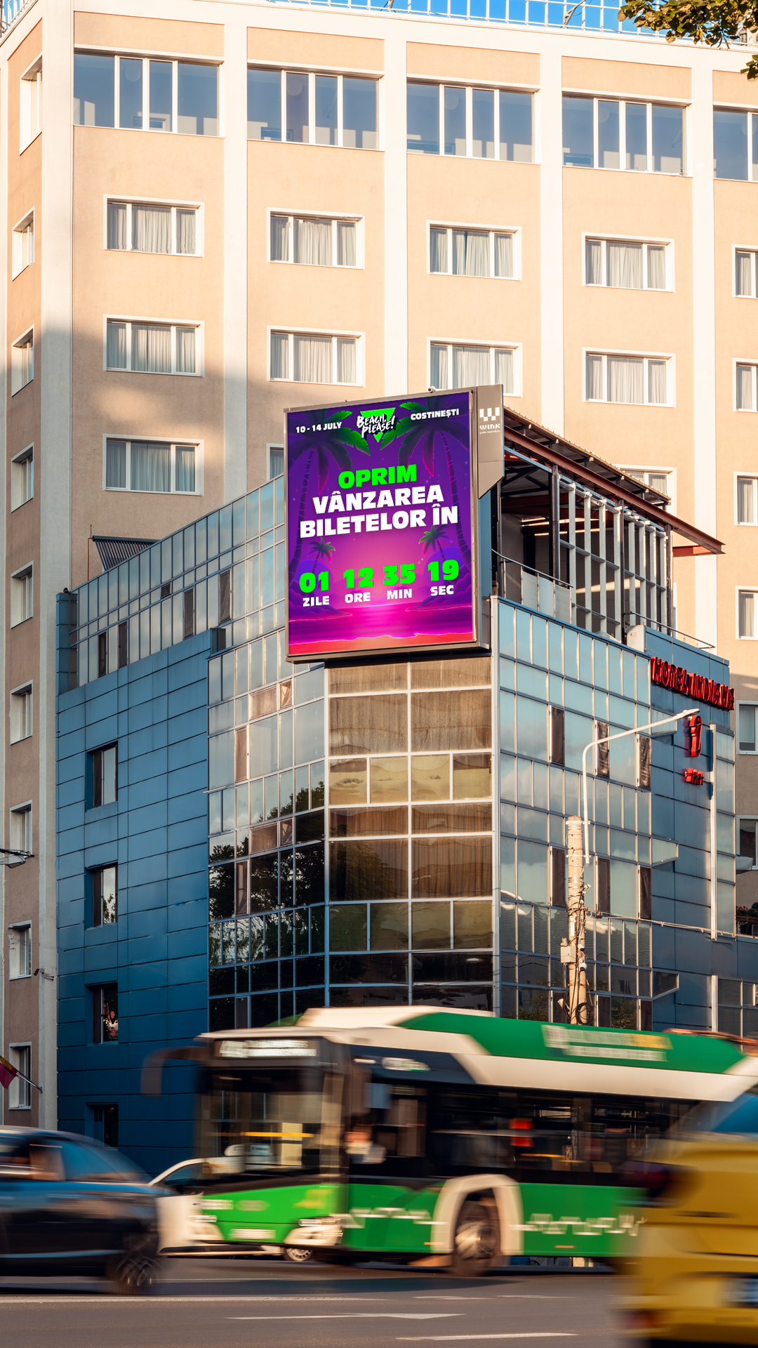 Spot 1 din campanie de publicitate stradală outdoor folosind tehnologia live data-countdown pentru festivalul Beach, Please! realizată de WINK pe billboard digital Indiana din Iași